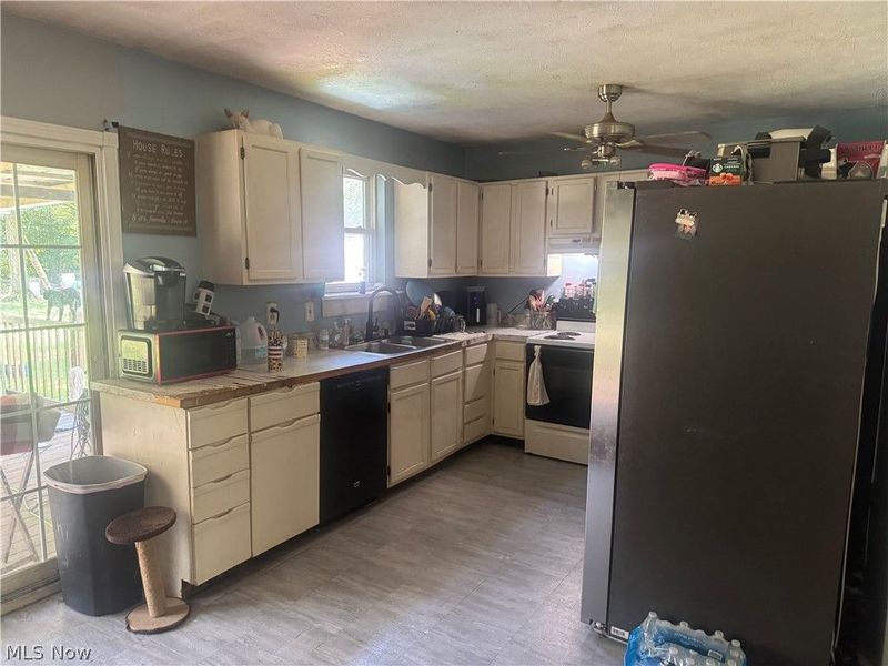 4647 Painesville Warren Road, West Farmington, OH 44491 Photo 4