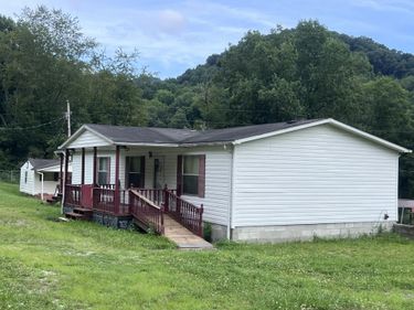 122 Blue Hollow Road, Frakes, KY 40940
