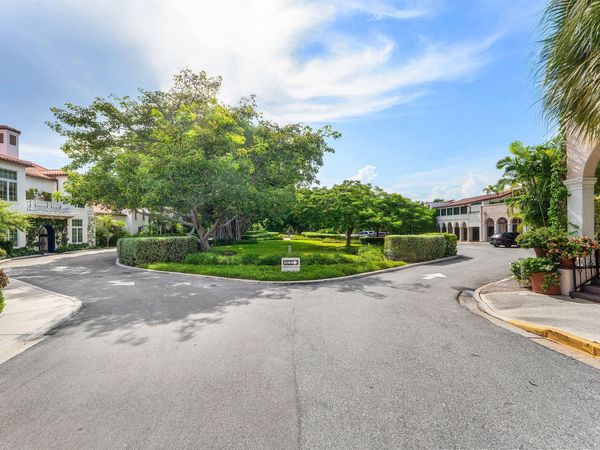 215 PHIPPS Plaza, Unit 2, Palm Beach, FL 33480