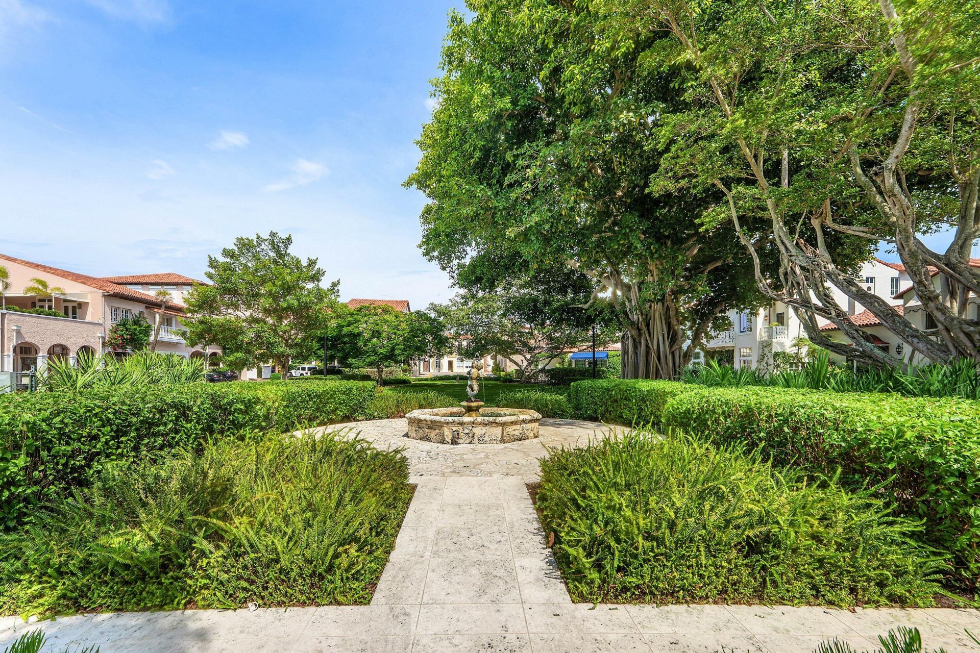 215 Phipps Plaza, Unit 2, Palm Beach, FL 33480 Photo