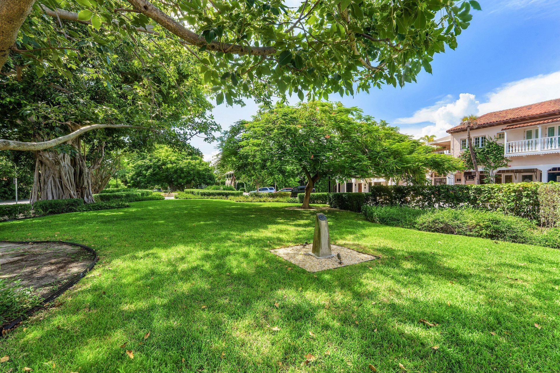 215 Phipps Plaza, Unit 2, Palm Beach, FL 33480 Photo