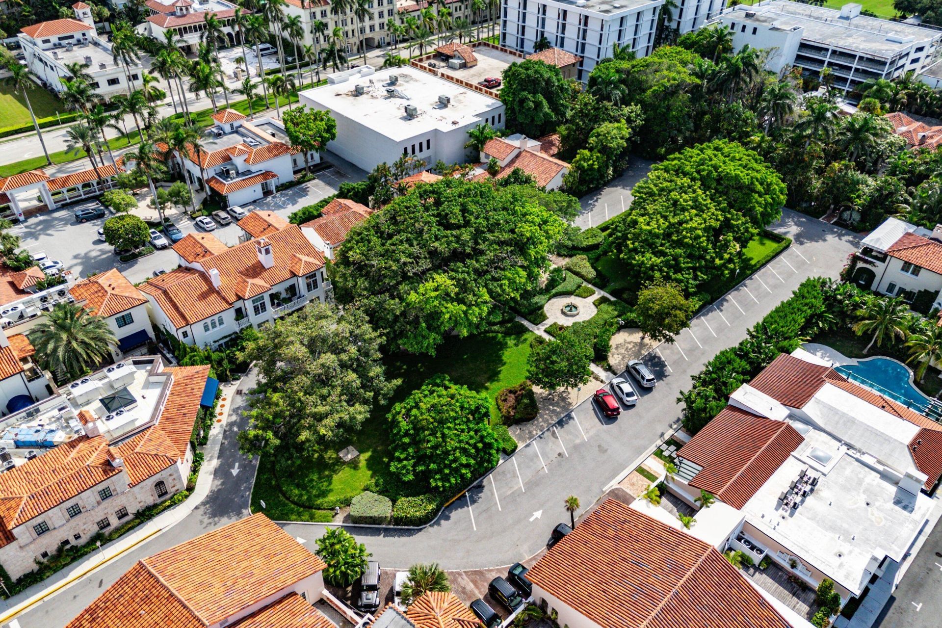 215 Phipps Plaza, Unit 2, Palm Beach, FL 33480 Photo