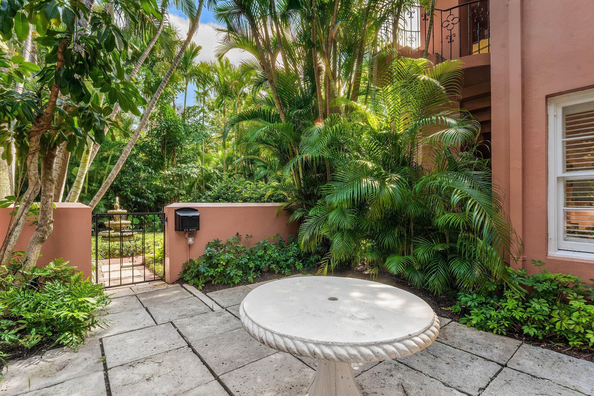215 Phipps Plaza, Unit 2, Palm Beach, FL 33480 Photo