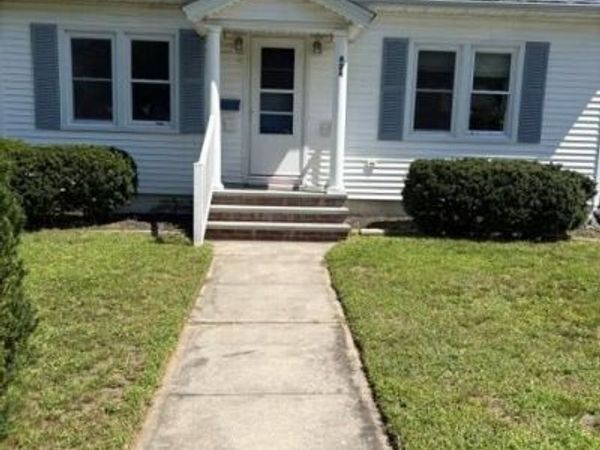 424 Sweezy Avenue , Riverhead, NY 11901