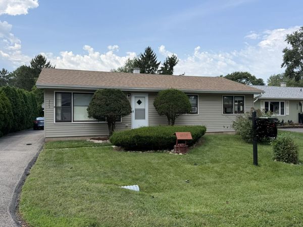 5507 Burwood Road , Oakwood Hills, IL 60013