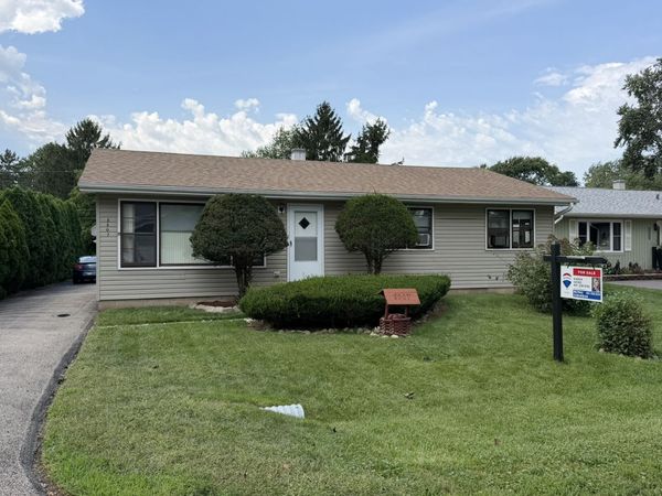 5507 Burwood Road , Oakwood Hills, IL 60013