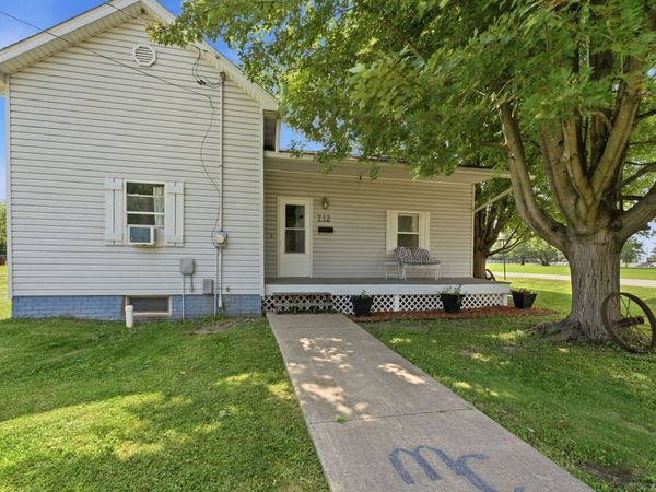 712 SW 6th Street , Aledo, IL 61231
