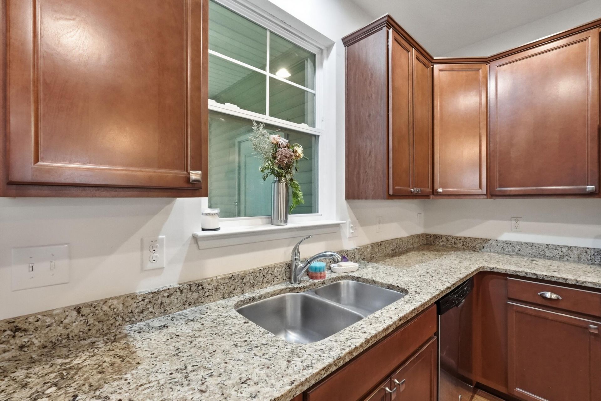 7891 Champion Way Photo 10