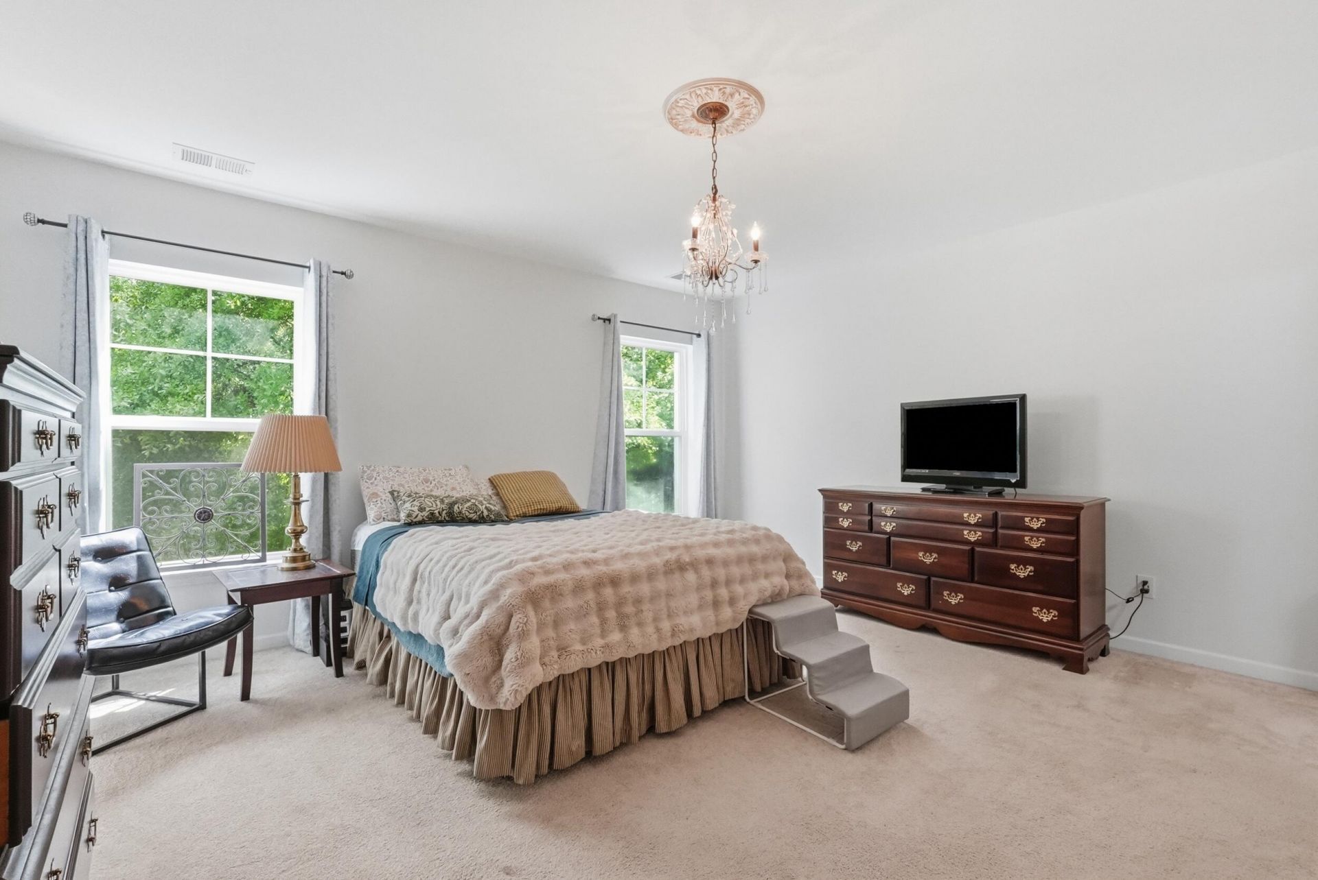 7891 Champion Way Photo 14