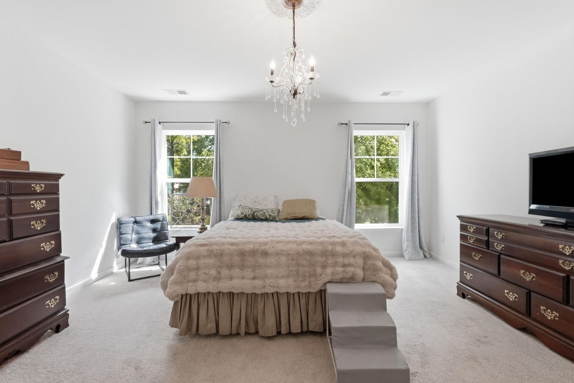 7891 Champion Way Photo 15