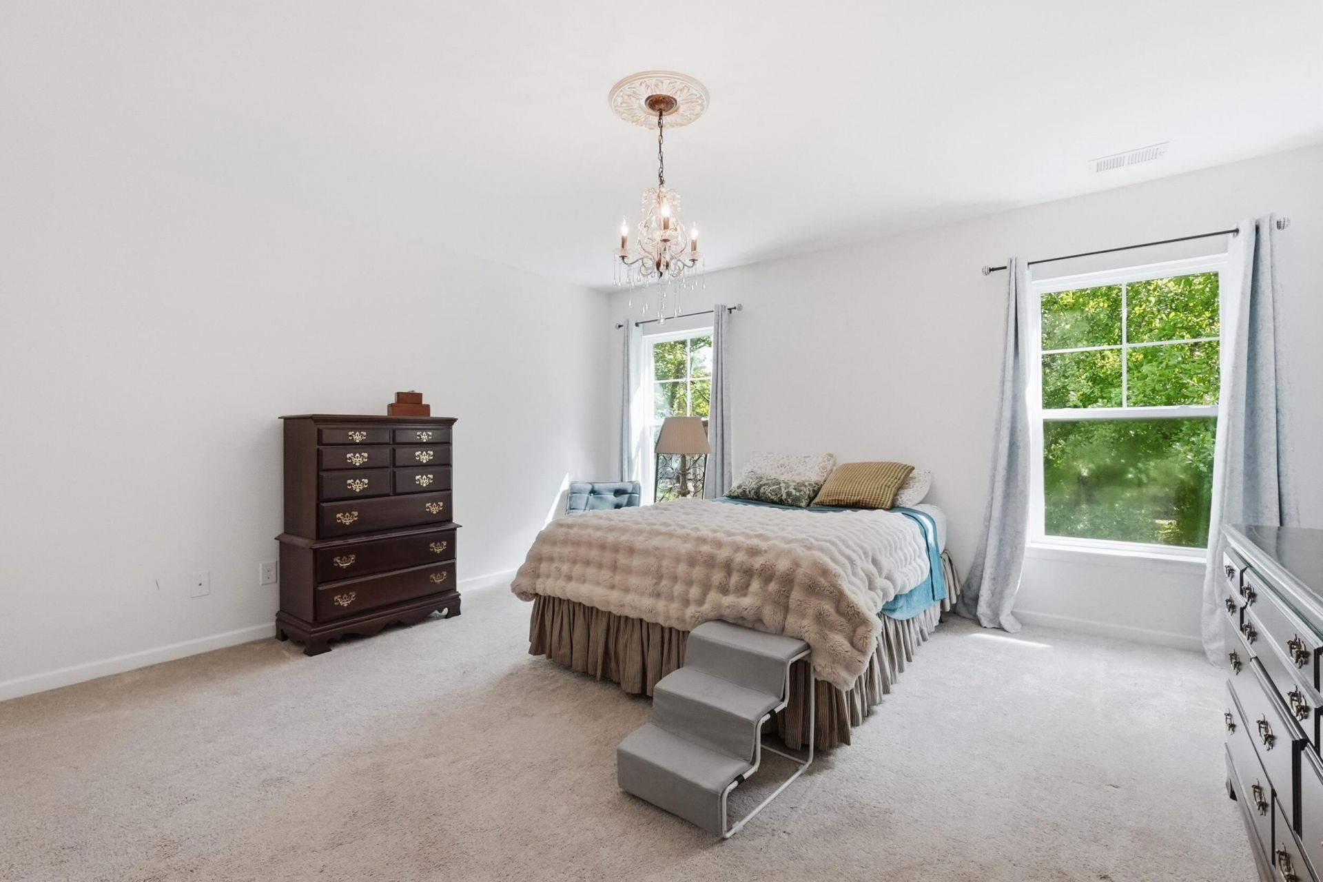 7891 Champion Way Photo 16