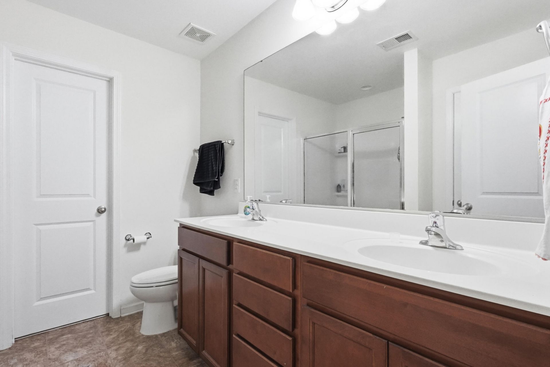 7891 Champion Way Photo 17