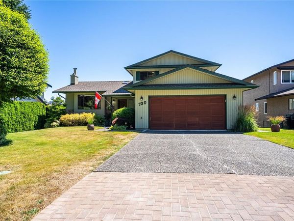 730 Viaduct Ave E, Saanich, BC V8Z 6N3
