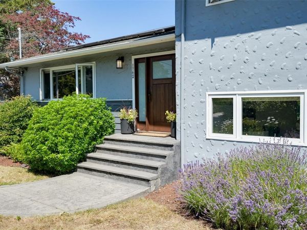 1762 Midgard Ave , Saanich, BC V8P 2Y7