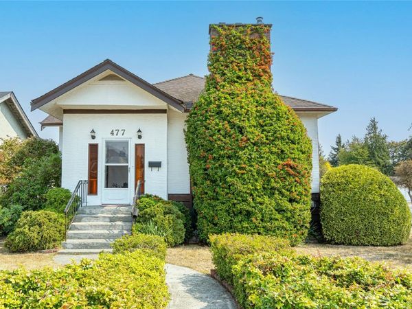 477 Swinford St , Esquimalt, BC V9A 6G2