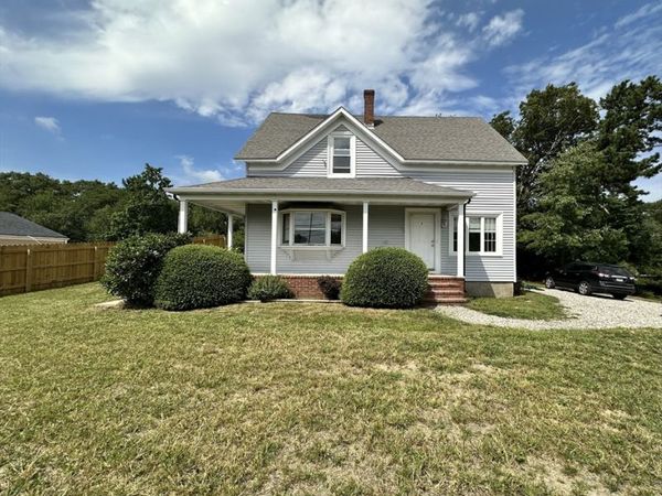 202 N Quarry St, Dartmouth, MA 02747