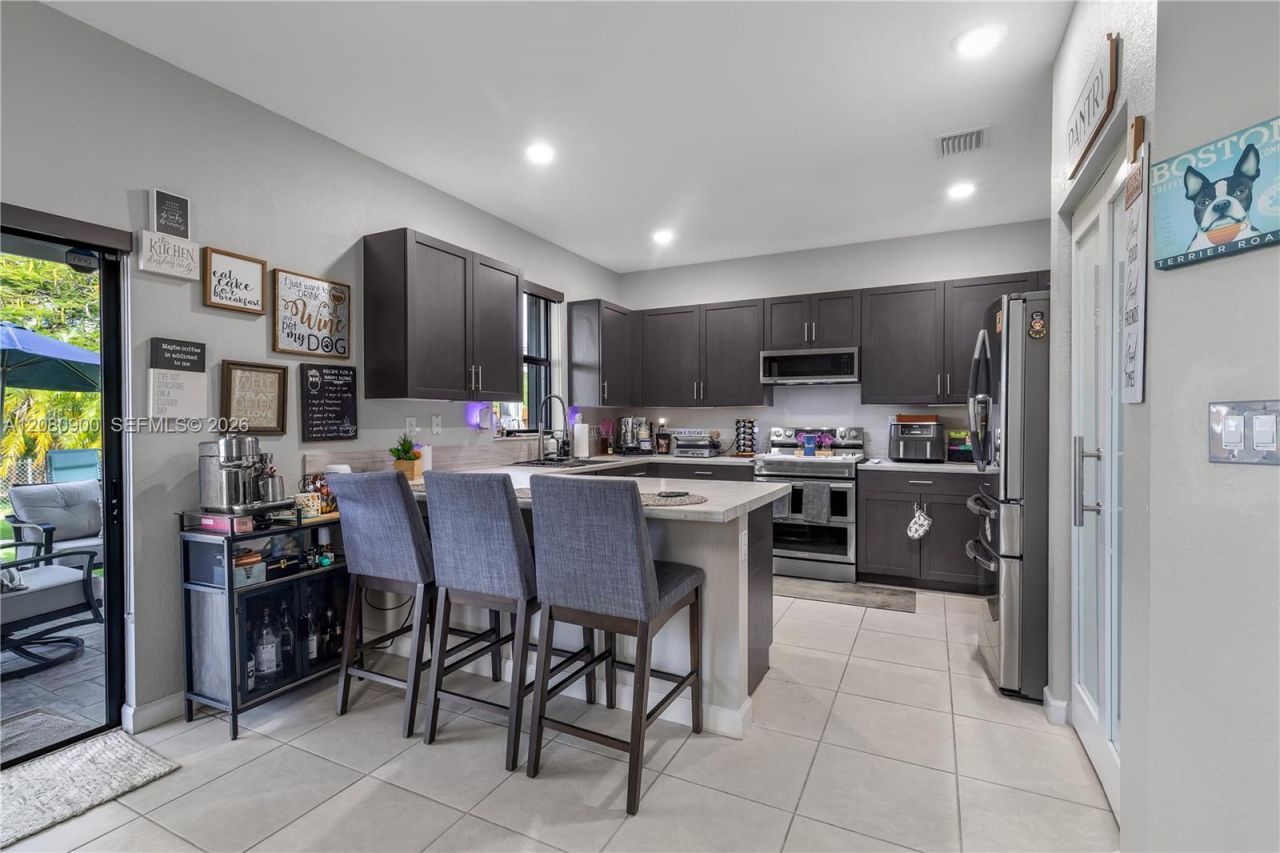 24960 SW 108th Ave, Homestead, FL 33032 Photo