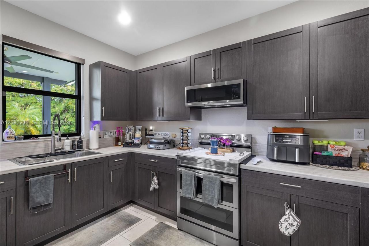 24960 SW 108th Ave, Homestead, FL 33032 Photo