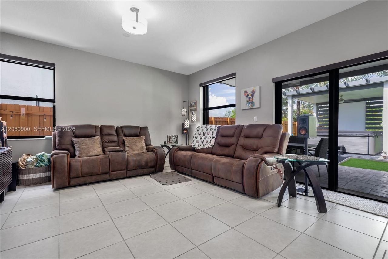 24960 SW 108th Ave, Homestead, FL 33032 Photo