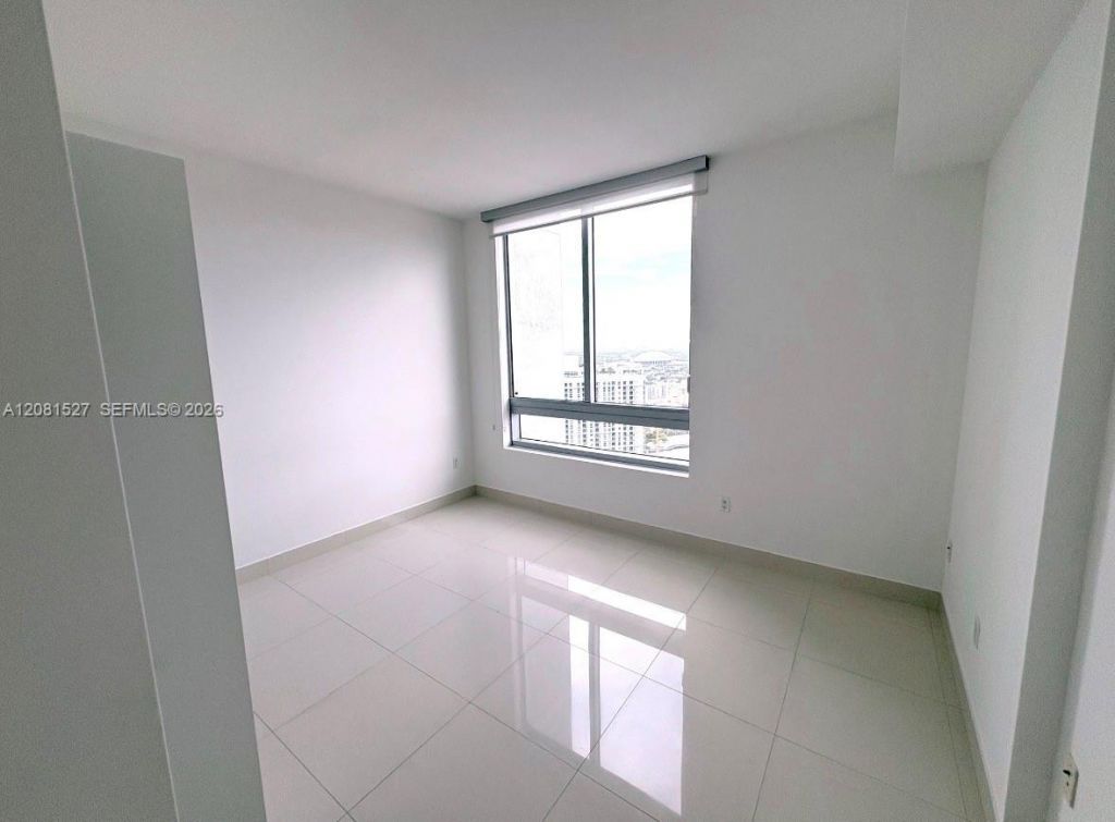 90 SW 3rd St, Unit PH08, Miami, FL 33130 Photo