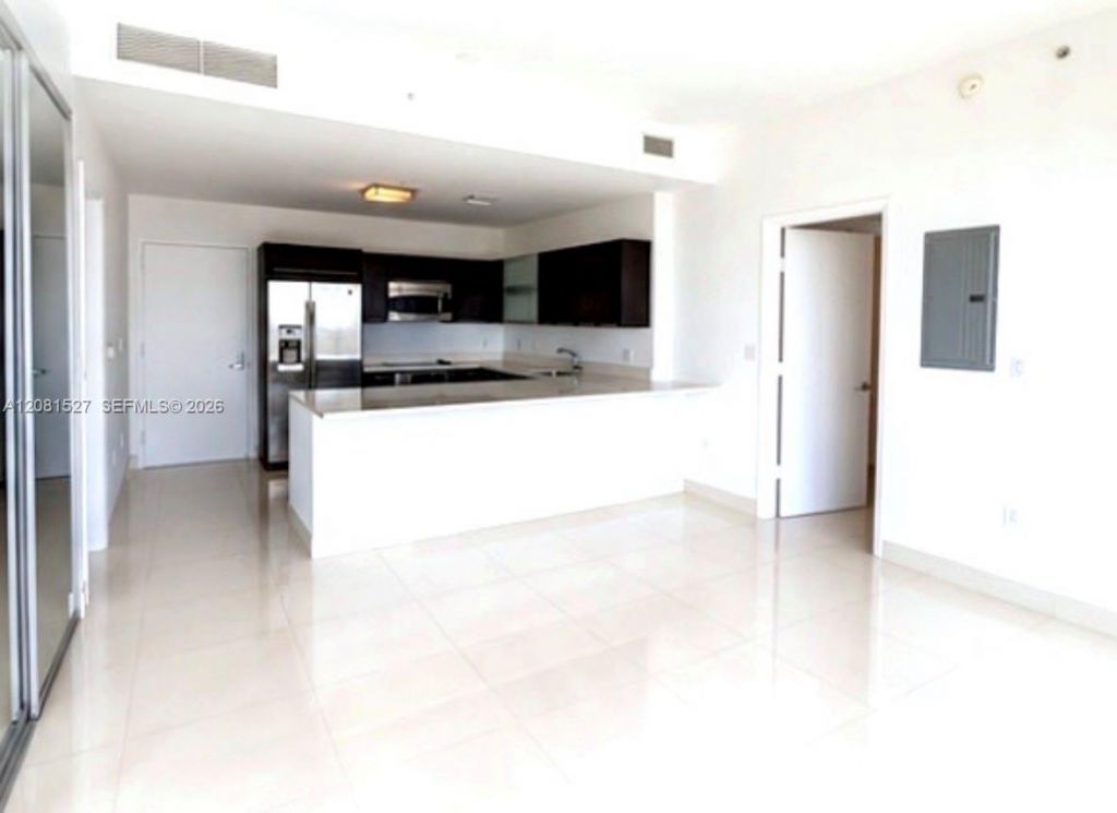 90 SW 3rd St, Unit PH08, Miami, FL 33130 Photo