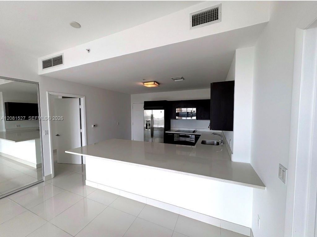 90 SW 3rd St, Unit PH08, Miami, FL 33130 Photo