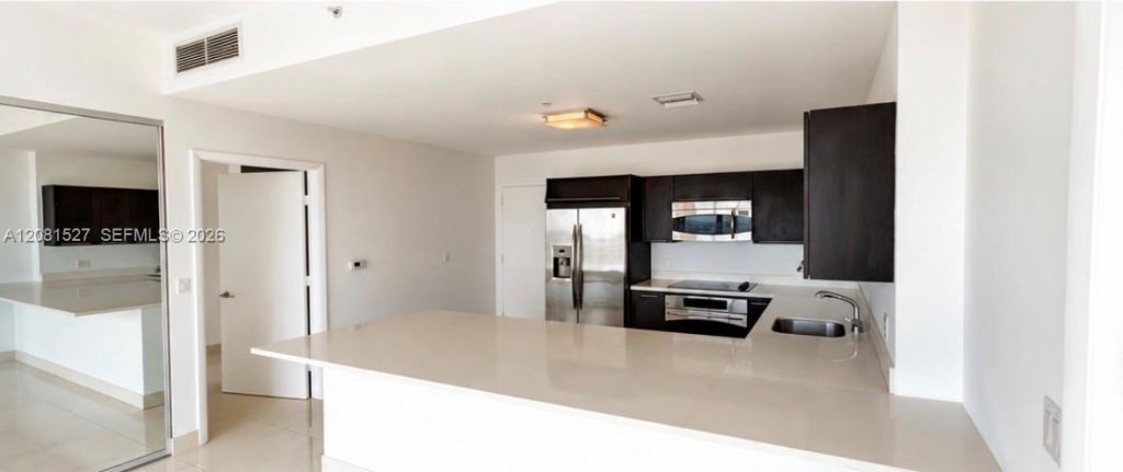 90 SW 3rd St, Unit PH08, Miami, FL 33130 Photo