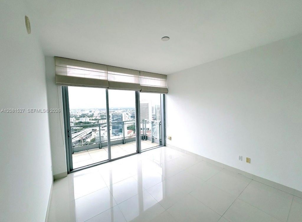 90 SW 3rd St, Unit PH08, Miami, FL 33130 Photo
