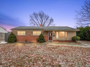 32416 EXETER Drive , Warren, Mi 48092