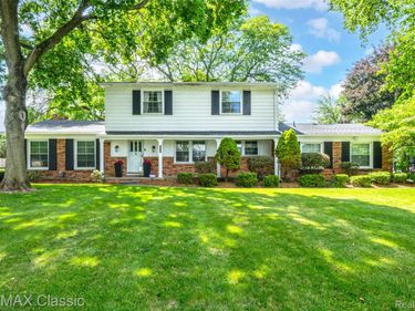 6638 Woodbank Drive , Bloomfield Hills, Mi 48301