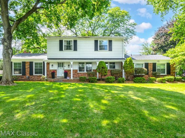 6638 Woodbank Drive , Bloomfield Hills, Mi 48301