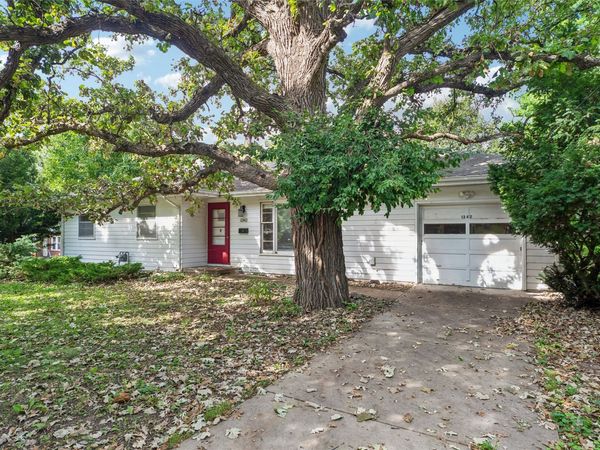 1342 73rd Street , Windsor Heights, IA 50324