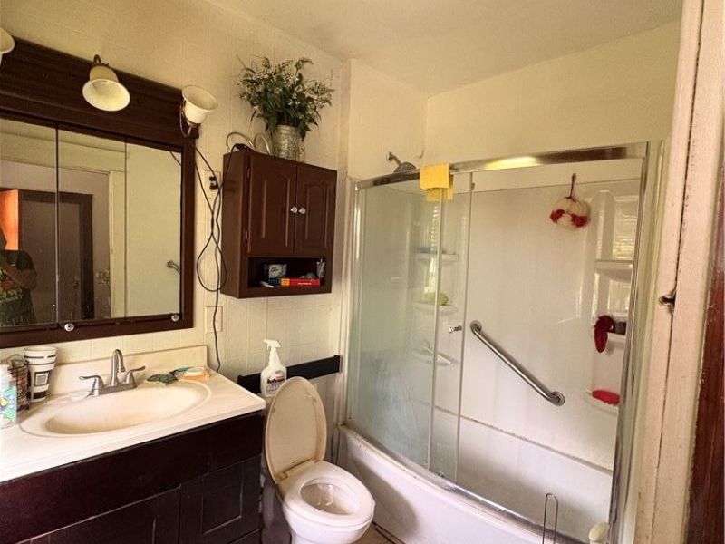 9915 Raymond Avenue, Cleveland, OH 44104 Photo 11