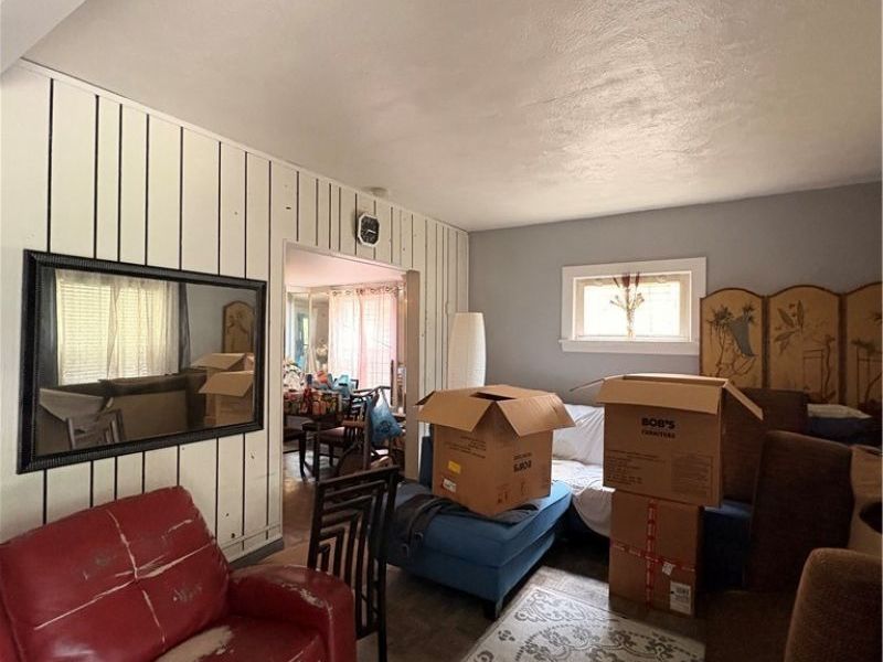 9915 Raymond Avenue, Cleveland, OH 44104 Photo 4