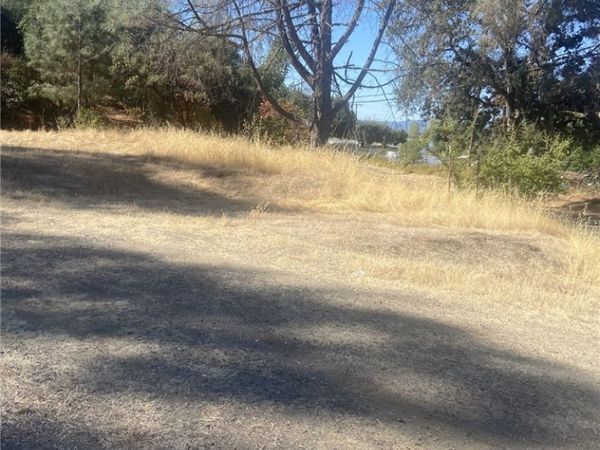 3382 Country Club Drive, Lucerne, CA 95458
