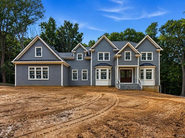 550 Moriches Road , Head Of The Harbor, NY 11780