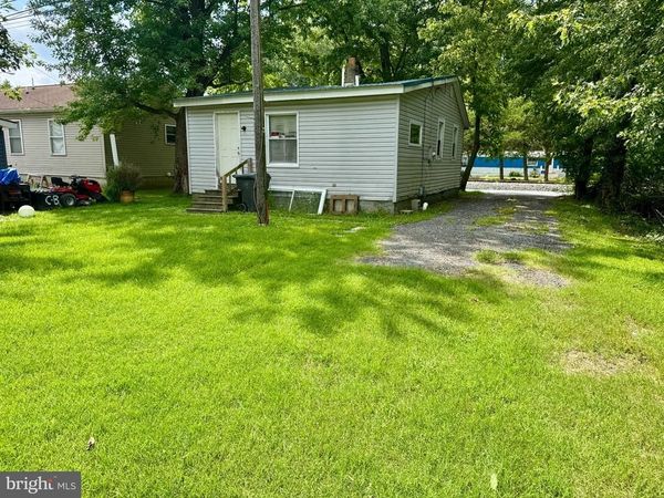 60 E RAILROAD AVENUE , SELBYVILLE, DE 19975