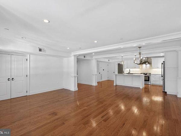 200 W WAYNE AVENUE, Unit 1, WAYNE, PA 19087
