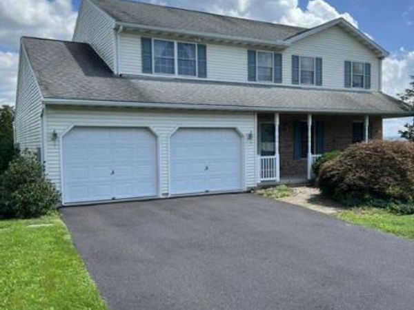 304 CAMERON DRIVE , DOUGLASSVILLE, PA 19518