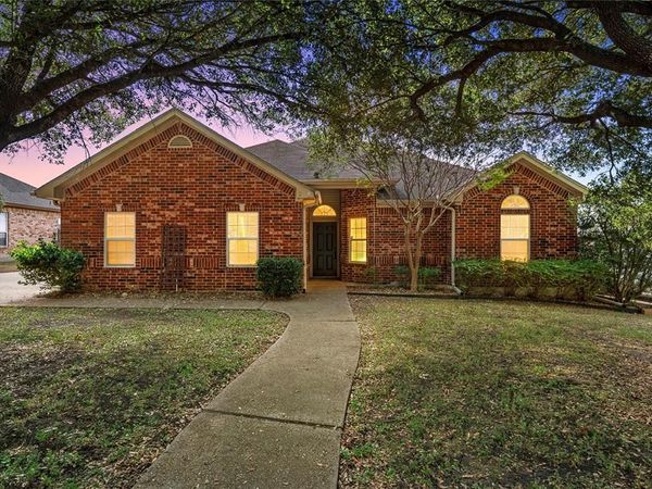 217 Keswick Drive , Hewitt, TX 76643