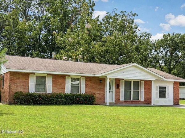 15909 Belmont Drive, Biloxi, MS 39532