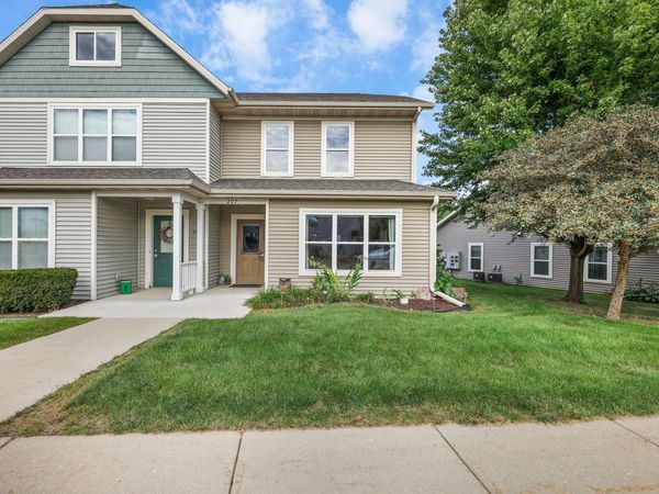 207 S Musket Ridge Drive, Sun Prairie, WI 53590