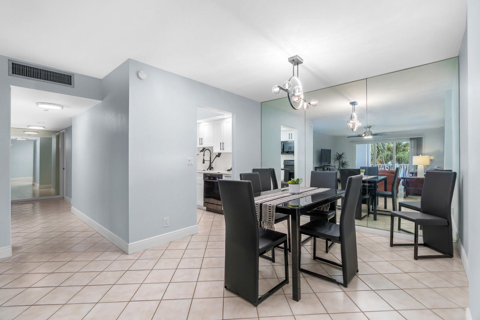 950 Ponce De Leon Road, Unit 207, Boca Raton, FL 33432 Photo