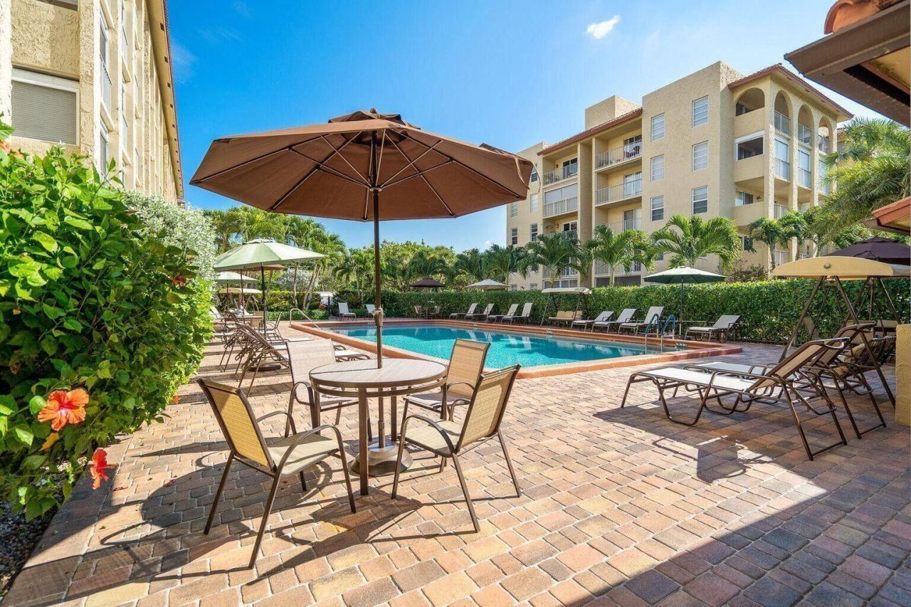950 Ponce De Leon Road, Unit 207, Boca Raton, FL 33432 Photo
