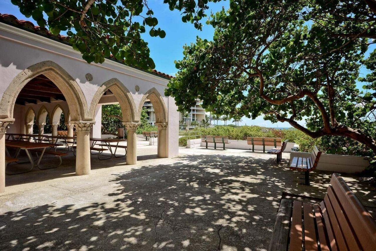 950 Ponce De Leon Road, Unit 207, Boca Raton, FL 33432 Photo
