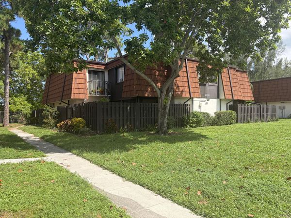 2200 WHITE PINE Circle, Unit B, Greenacres, FL 33415