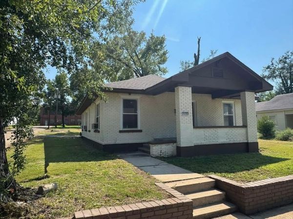304 Cleveland, New Albany, MS 38652
