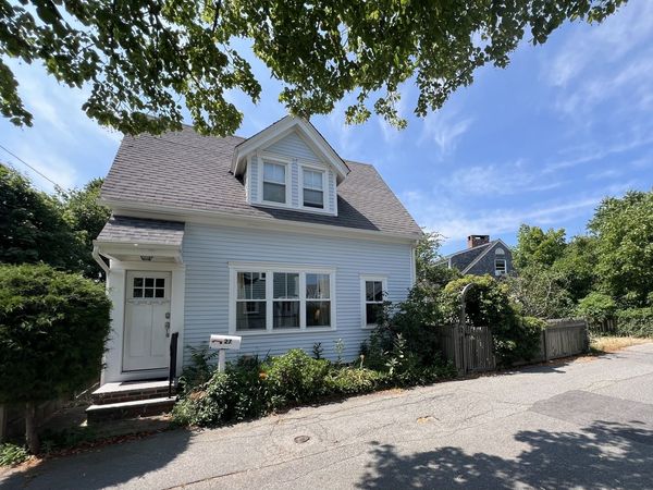 27 Montello St, Provincetown, MA 02657