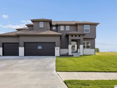 6327 N 207 Street, Elkhorn, NE 68022