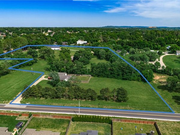 130 Brown Road , Cave Springs, AR 72718